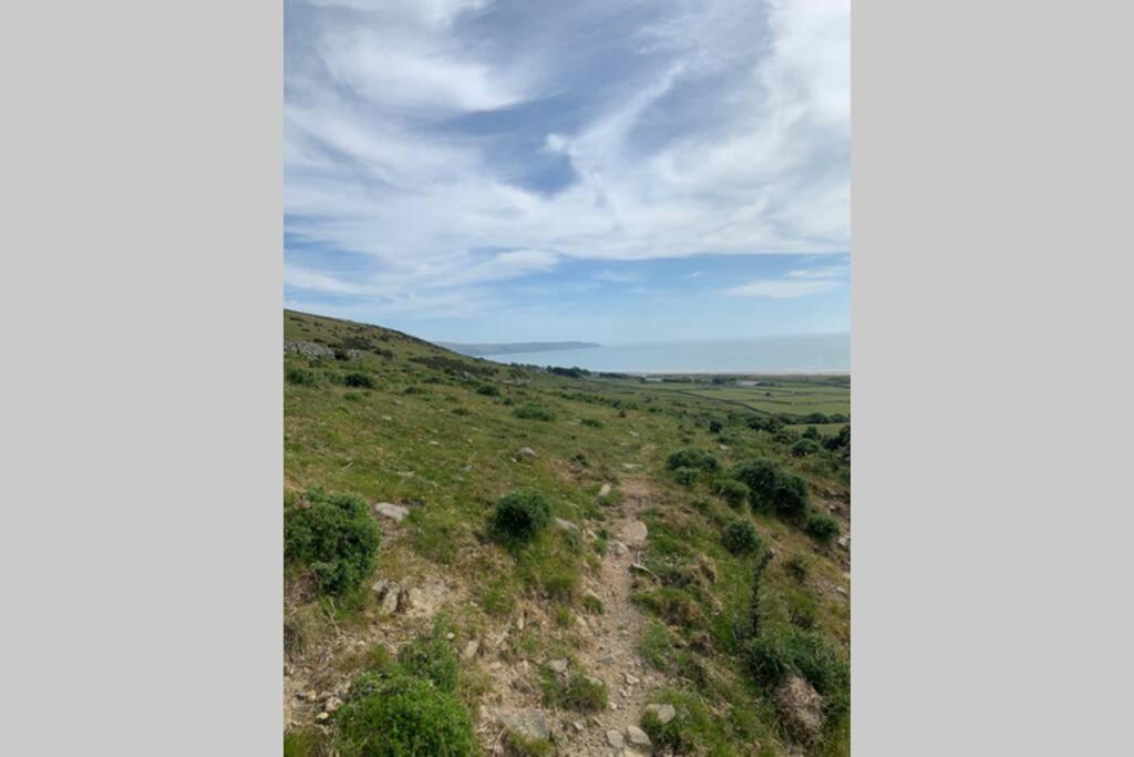 Lle Mary - Beautiful Views, Hot Tub, Secluded, Dog Welcome, Barmouth Llanddwywe المظهر الخارجي الصورة
